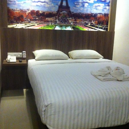 Hotel My Home Sintang Экстерьер фото